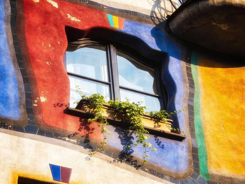 Дом Хундертвассера: как в Вене появилось здание, которое нарушает все правила
